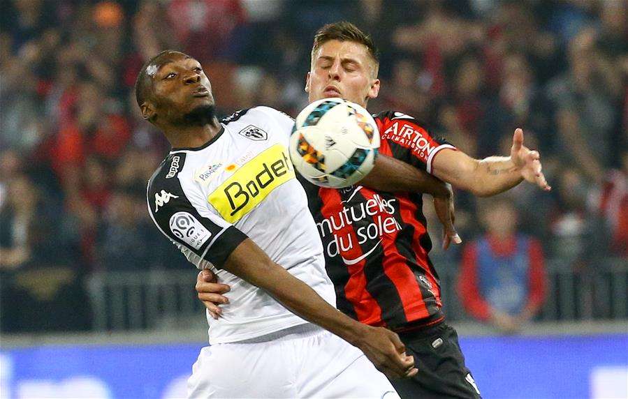  昂热与布雷斯特爆发大规模冲突，三球员染红  